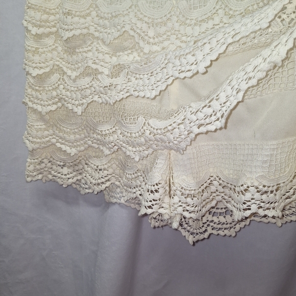 Charlotte Russe large lace layered white shorts - Picture 2 of 5